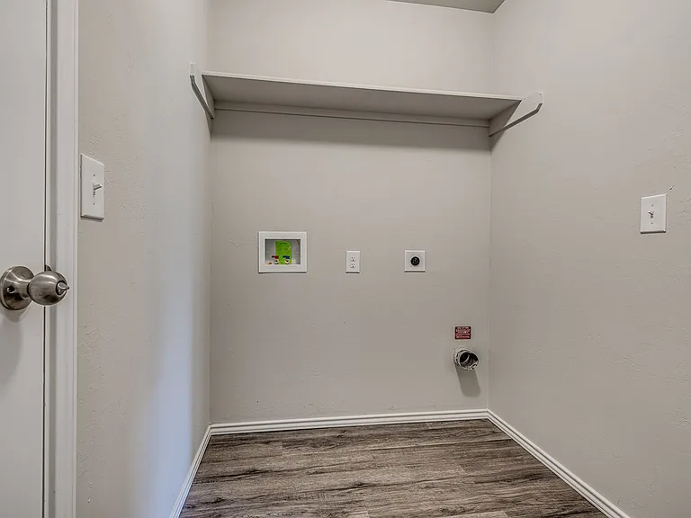 629 W Lola Dr — Photo 32