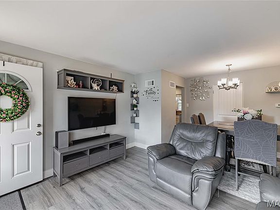5th image of 2337 Birch Dr