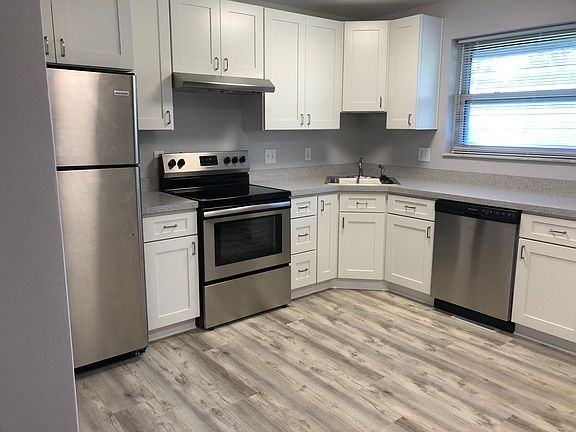 4th image of 2525 Cornwall Dr