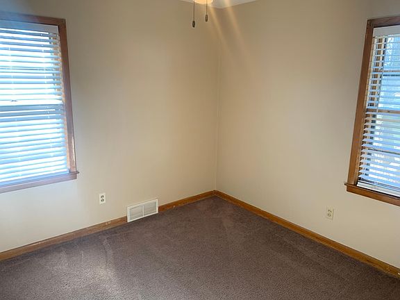 5th image of 525 E 19th St