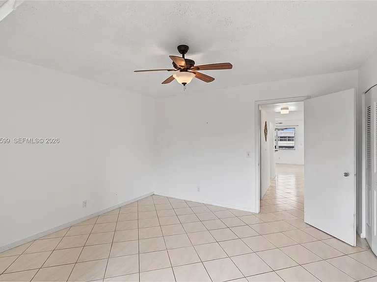 237 Camden E #237-J — Photo 29