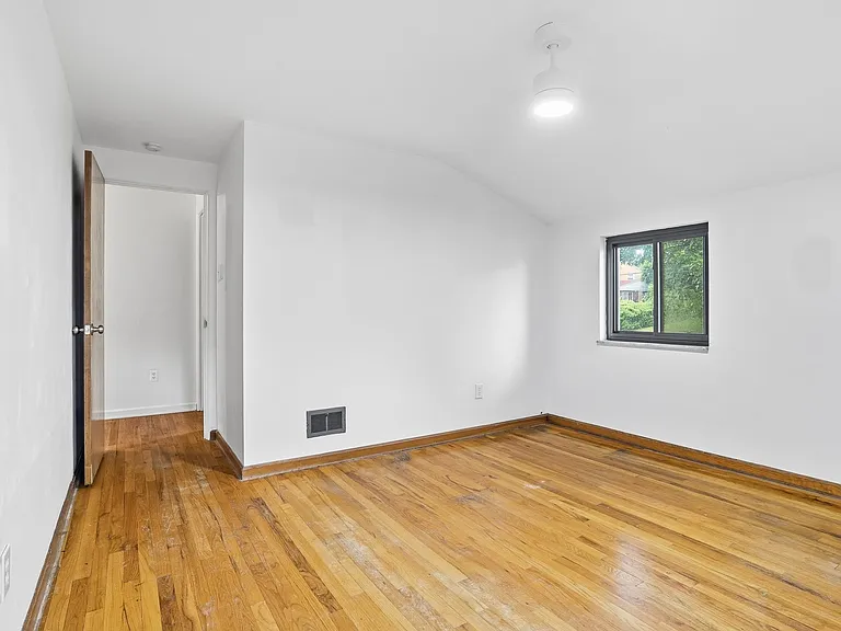 7895 Mark Dr — Photo 23