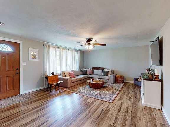 2nd image of 3944 Stillbrook Dr