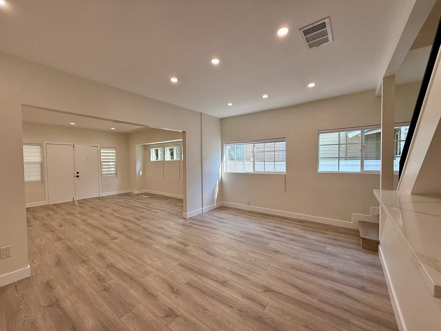346 W California Ave — Photo 4