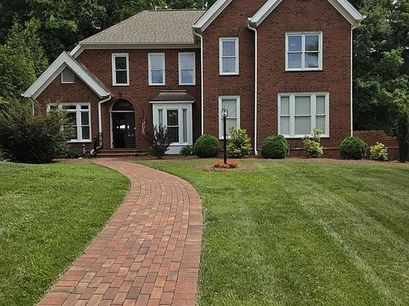 6620 Village Brook Trl, Clemmons, NC 27012