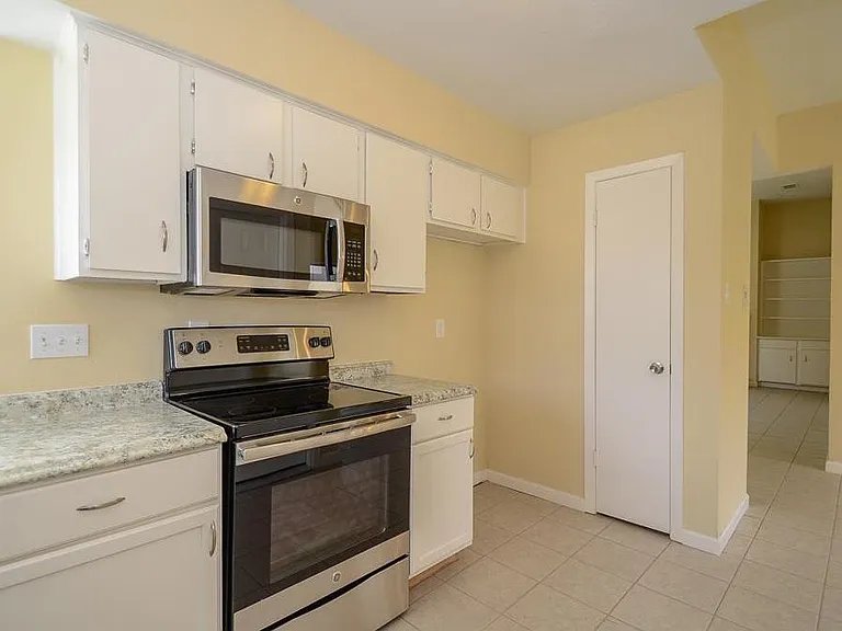 7611 Shaddock Dr — Photo 3