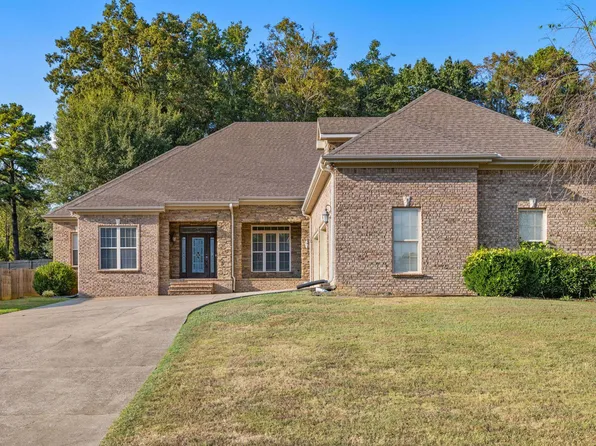501 Koger St, Killen, AL 35645
