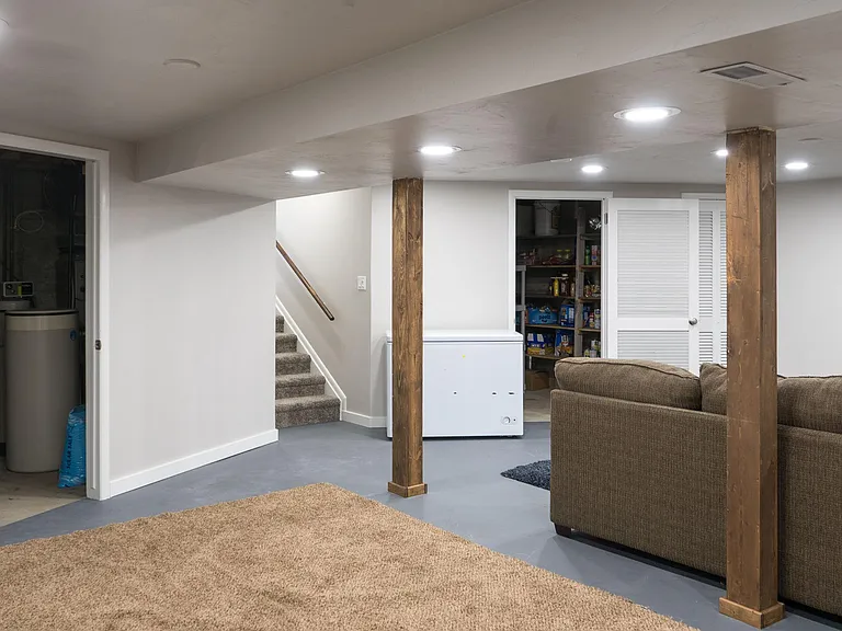 1527 N 1400 W — Photo 22