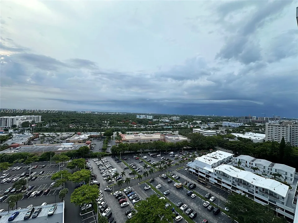 18051 Biscayne Blvd #Penthouse 05