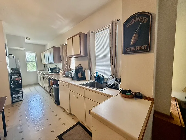 225 Highland Ave #2 — Photo 4