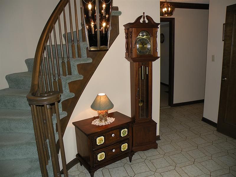 2nd image of 45829 Amesbury Dr