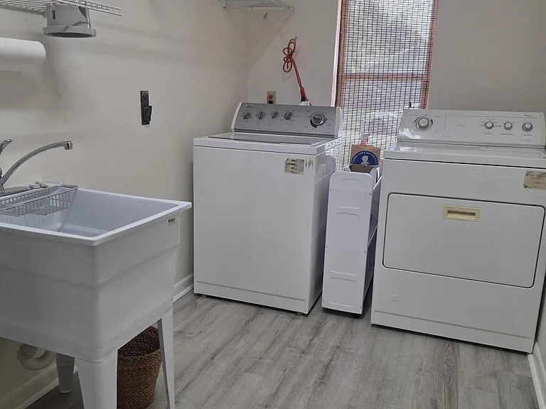 1825 Fox Bay Dr — Photo 21
