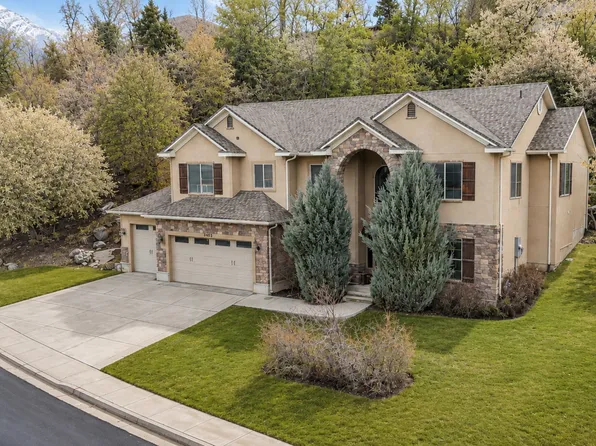 2452 Oak Ln, Layton, UT 84040
