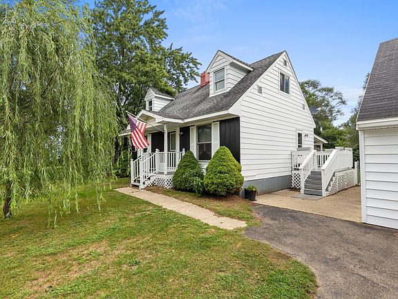 2nd image of 4121 Joan Dr