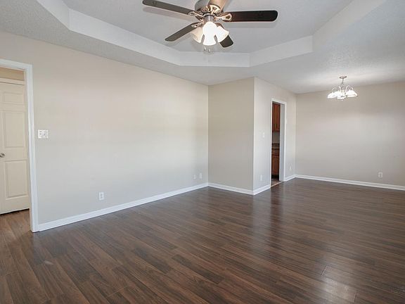 2nd image of 577 Kathryn Ct