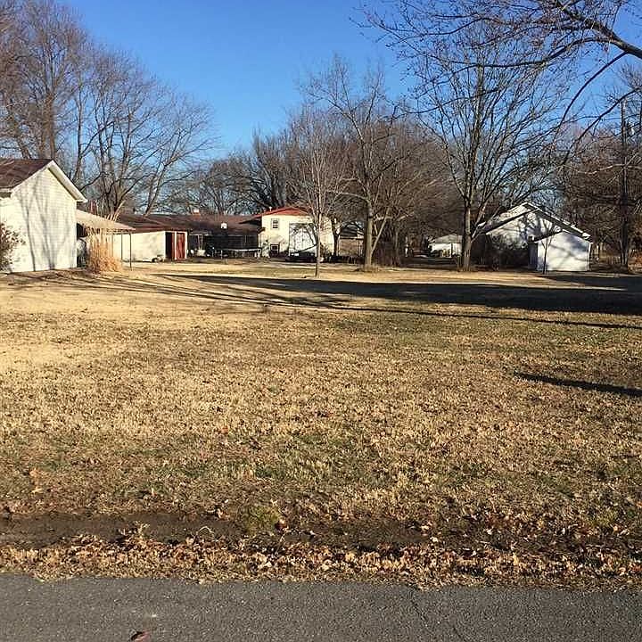 120 S Chestnut St, Douglass, KS 67039 | Zillow