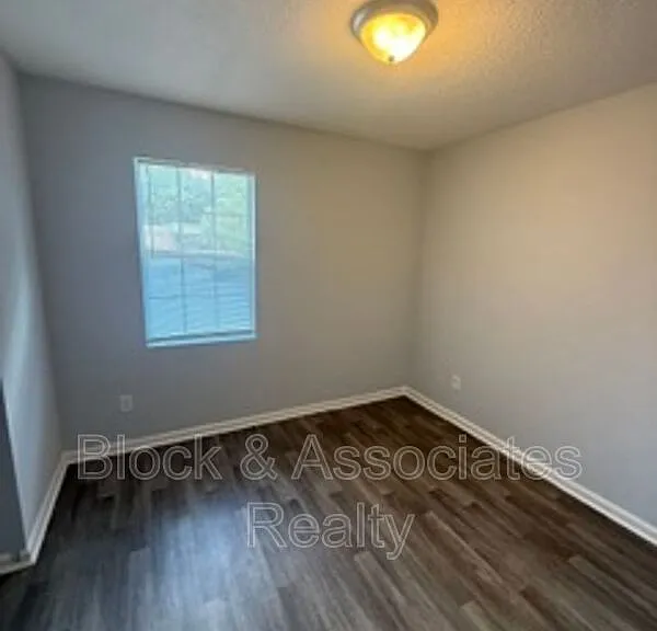 302 Reece Ave #G — Photo 4