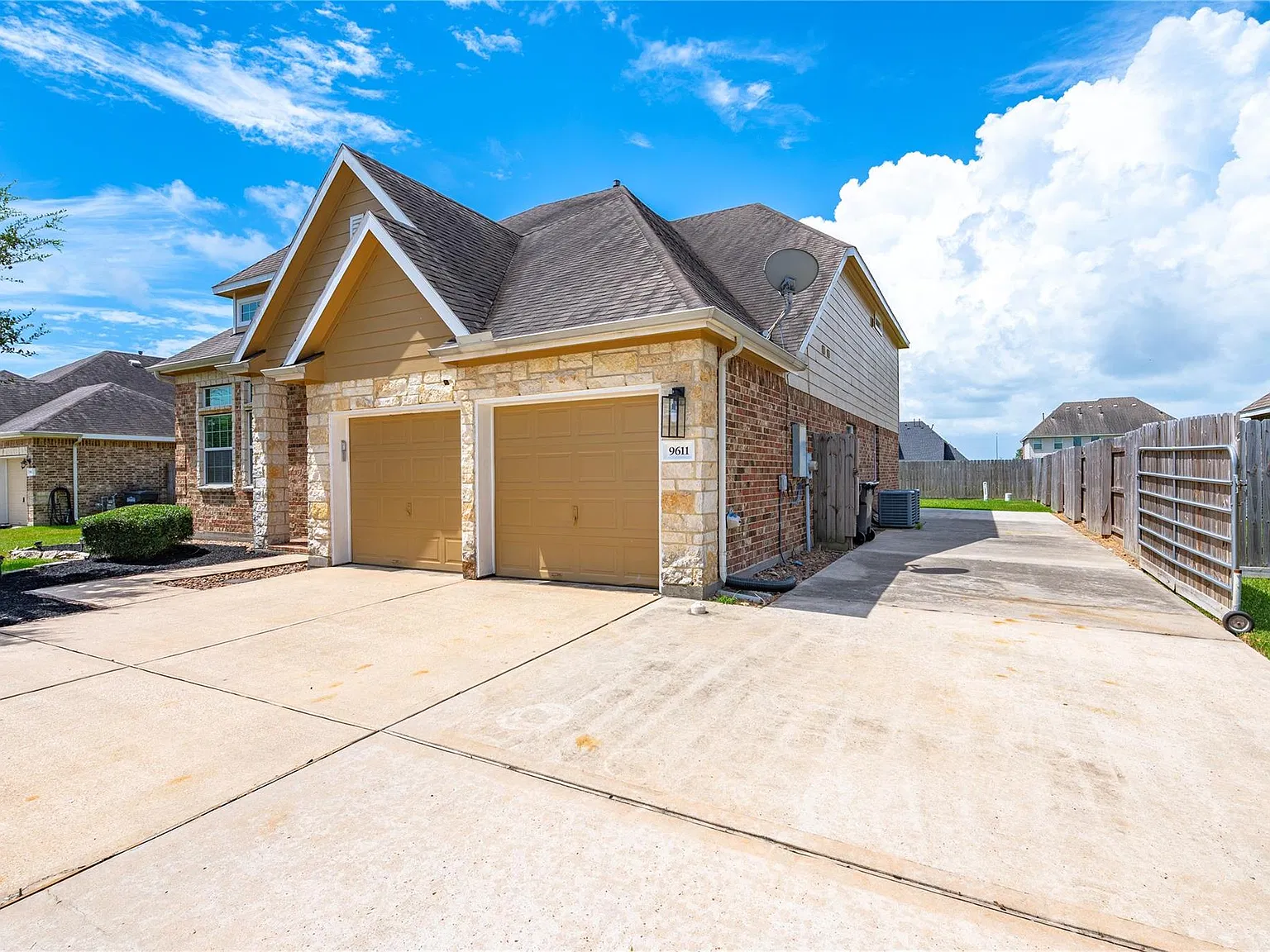 4 bed, 3.5 bath, 2870 sqft, $3,500 — Photo 3