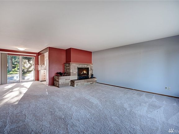 An easy transition from living to dining room is perfect for entertaining large gatherings. 