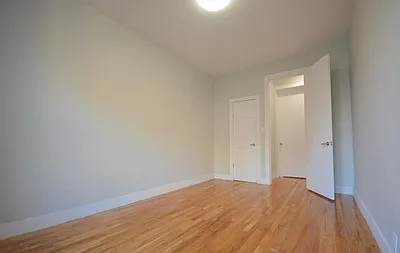 3 bed, 1200 sqft, $3,777 — Photo 2