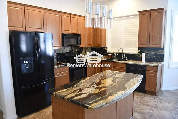6027 N 133rd Dr — Photo 8