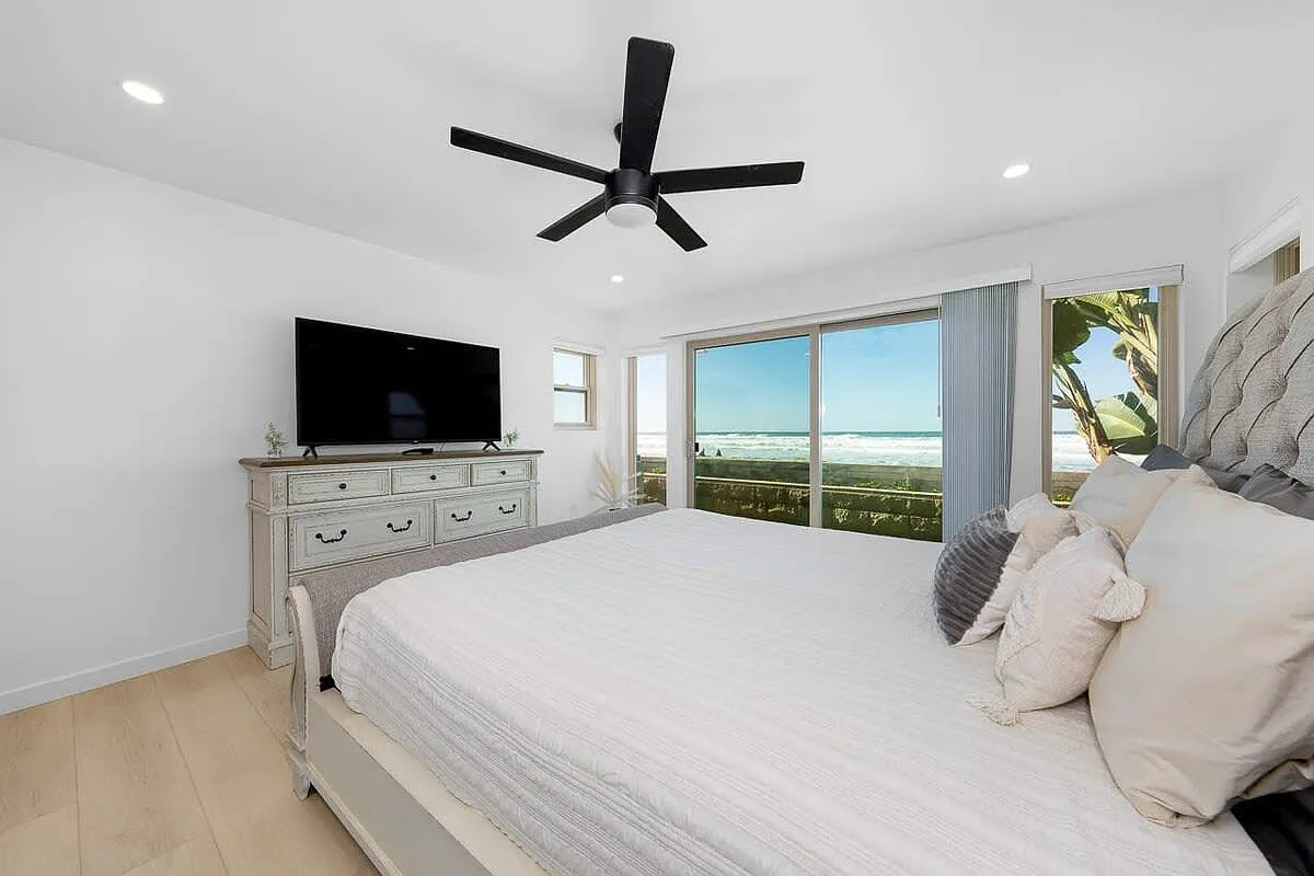 3901 Ocean Front Walk - 1 — Photo 3