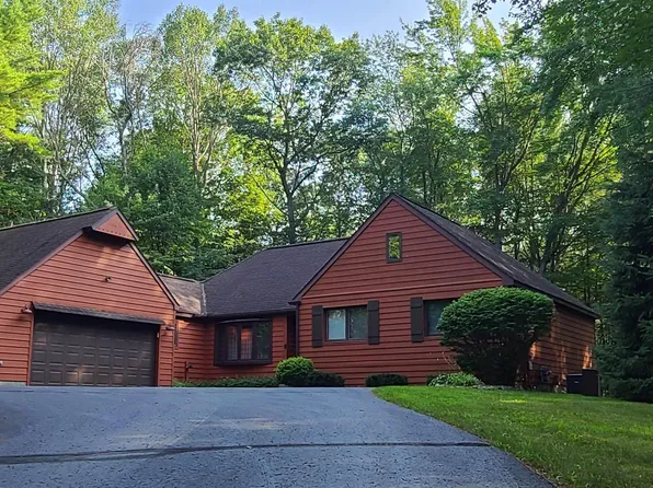 4534 Oakridge Dr, Oscoda, MI 48750