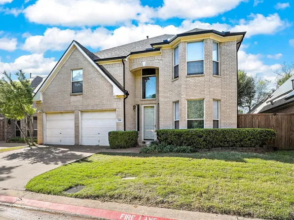 204 Arbor Creek Dr, Euless, TX 76039