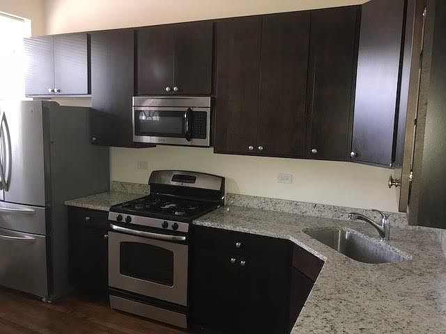 2nd image of 3839 N Kenmore Ave #2