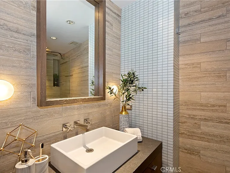 7250 Franklin Ave #506 — Photo 11