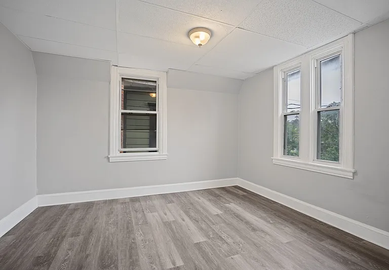 235 Monmouth St #2 — Photo 7