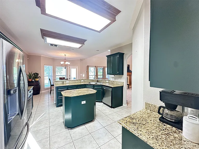 6321 Oso Pkwy — Photo 12