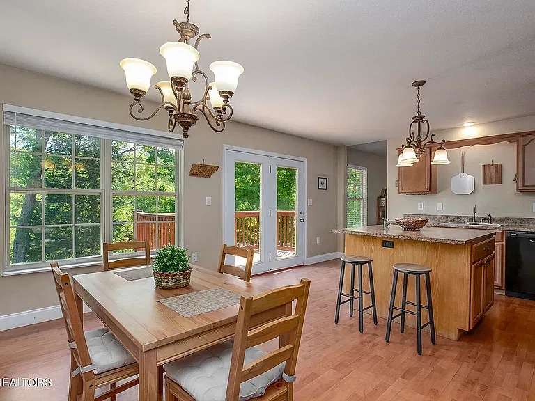 Lovely light-filled space for cooking and dining.