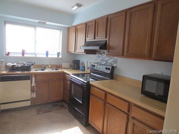 3rd image of 1032 Sardis Cove Dr