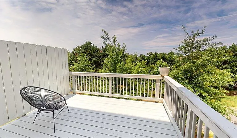339 Cherryhill Ln #R — Photo 17