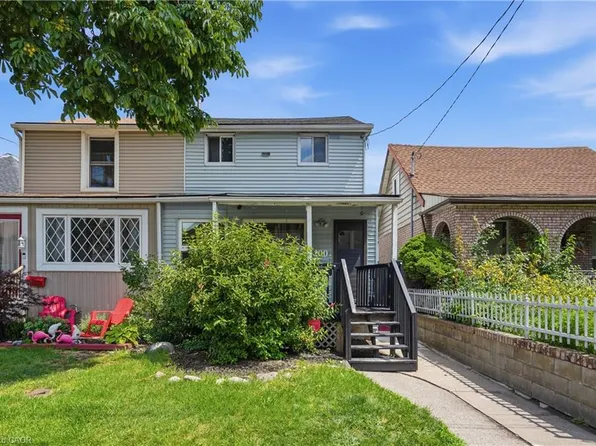 100 Chestnut Ave, Hamilton, ON L8L 6K9