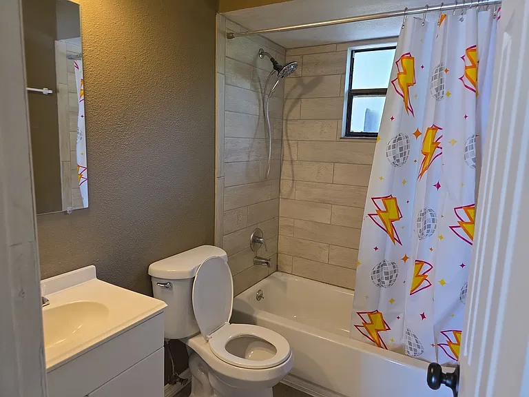 3273 S Alabama Ave — Photo 6