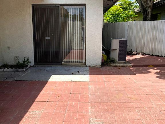 4th image of 2625 Shadybranch Dr #1