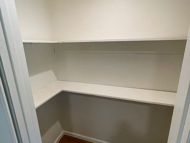 Walk in pantry