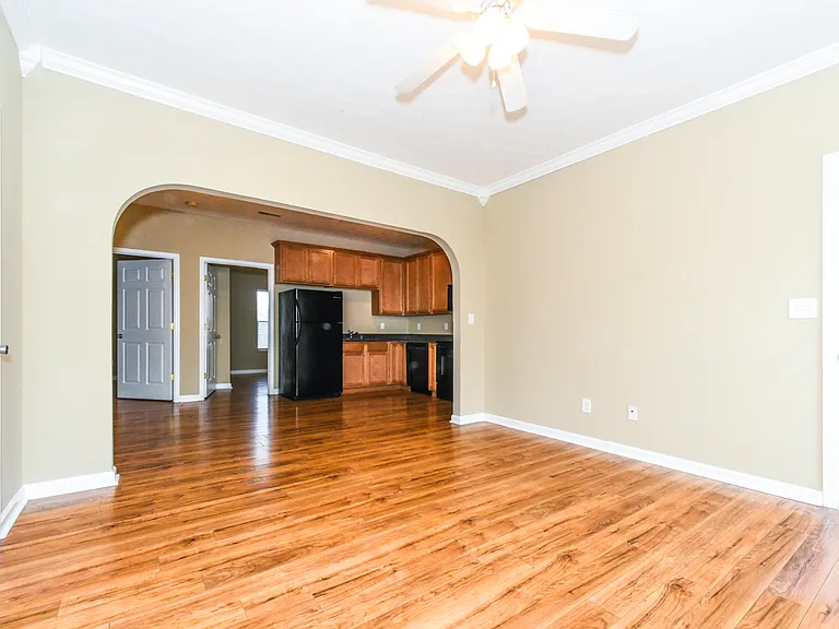 Silver Creek Apartments — Photo 13
