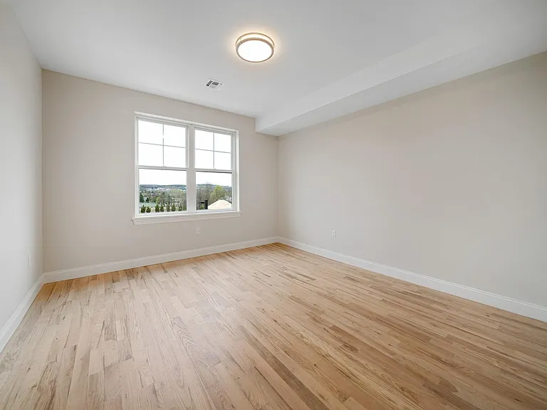 100 Shepherd Ln — Photo 35