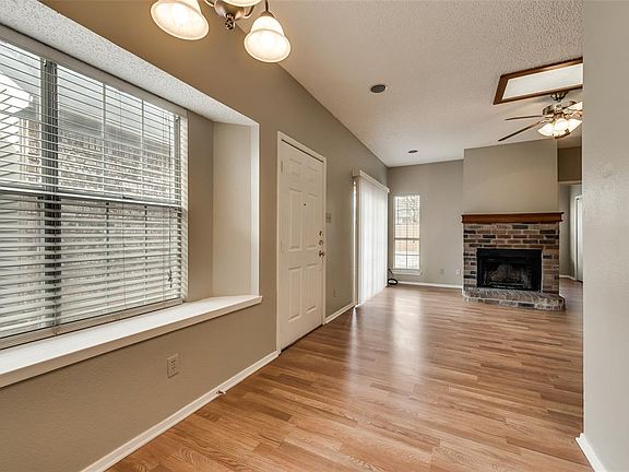3rd image of 1393 Chinaberry Dr