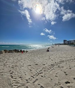 2899 Collins Ave APT 410, Miami Beach, FL, 33140