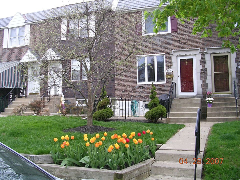 2516 is the house with the tulips