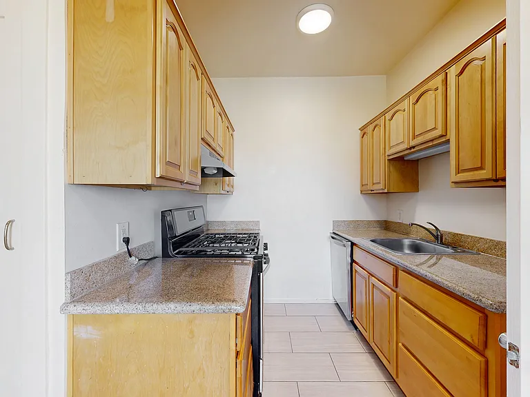 920 Fulton St #203 — Photo 2