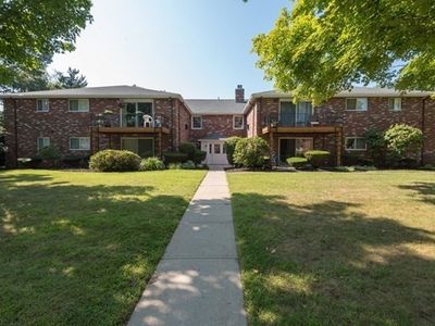 37 Fountain Ln APT 12, Weymouth, MA, 02190
