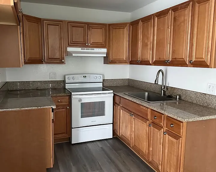 1611 W Garvey Ave — Photo 14