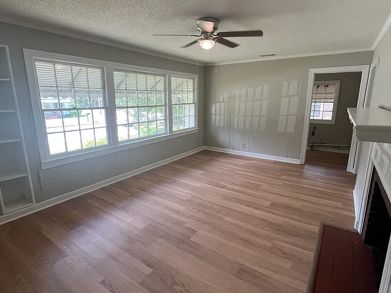 333 E Main St — Photo 21