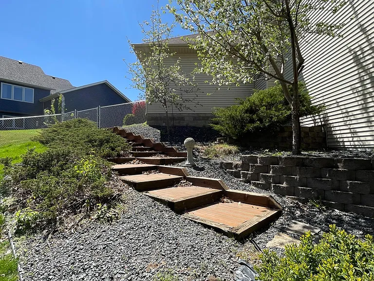 640 S Park Ct — Photo 33