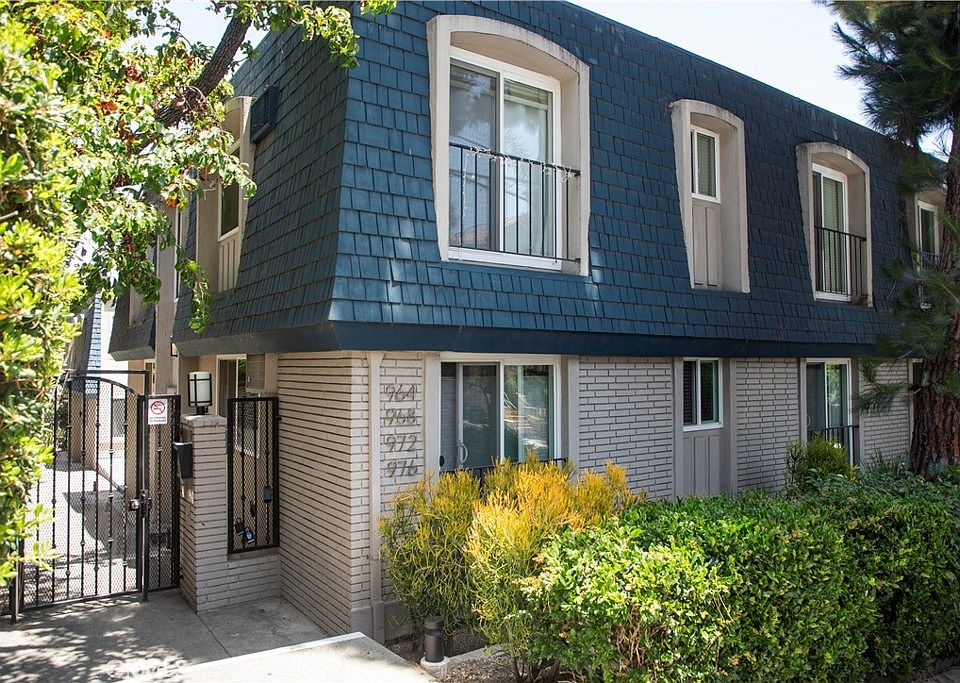 1st image of 976 Larrabee St APT 231
